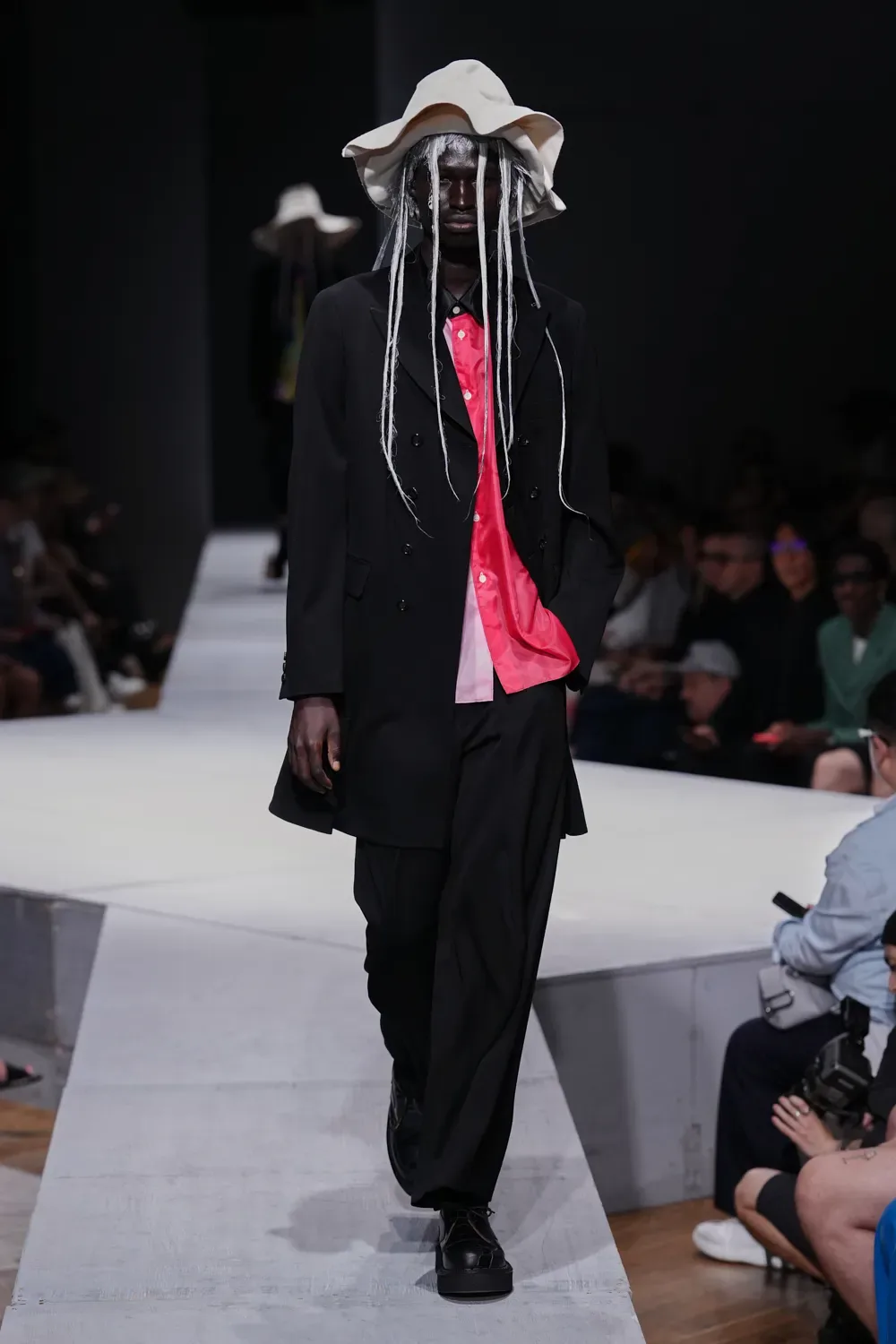 コムデギャルソンオムプリュス 2027年春夏 LOOK 18