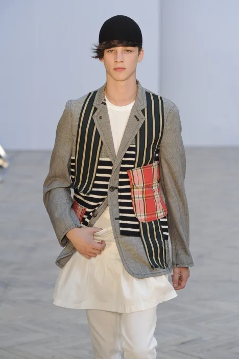 コムデギャルソンオムプリュス 2010春夏 LOOK 1 / VIEW 2