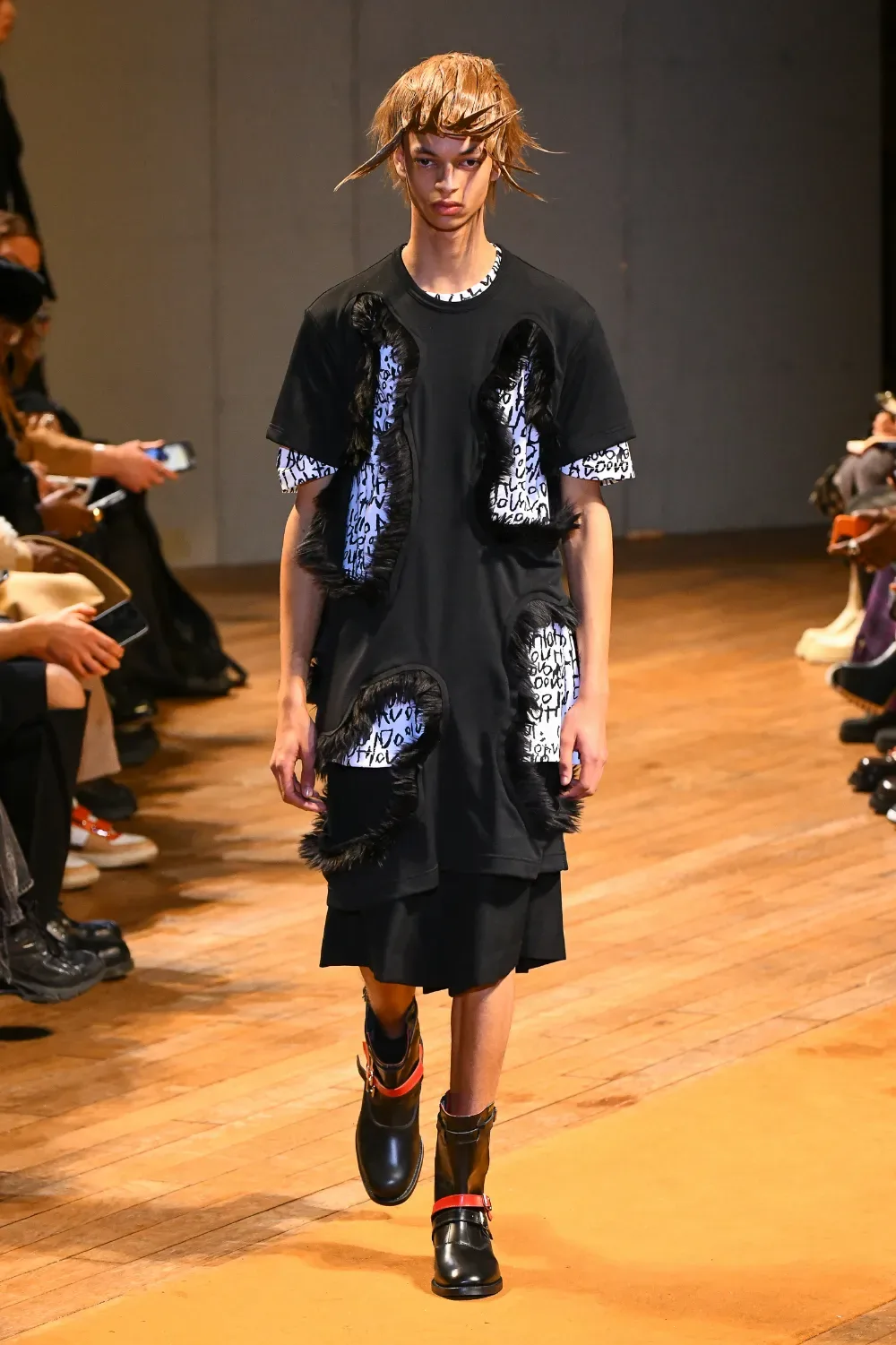 コムデギャルソンオムプリュス 2023年秋冬 LOOK 32
