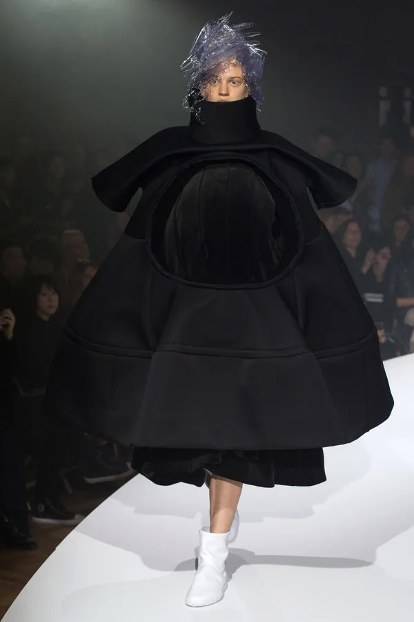 COMME des GARÇONS 2017 SSの同シーズン掲載写真。