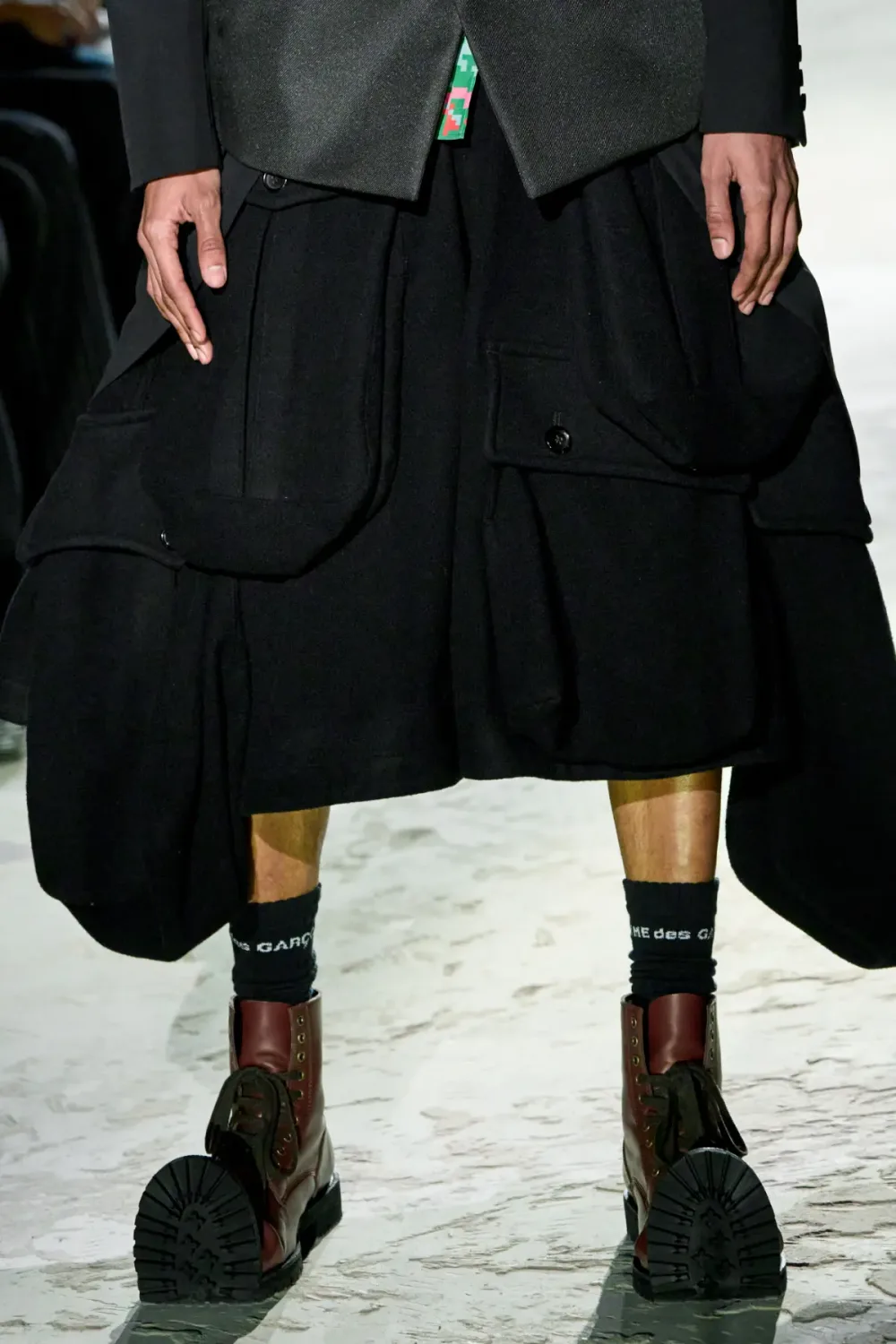 コムデギャルソンオムプリュス 2025年秋冬 LOOK 12 / VIEW 4