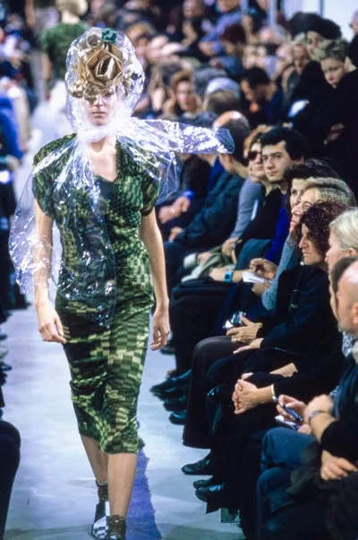 コムデギャルソン 2001春夏 LOOK 18