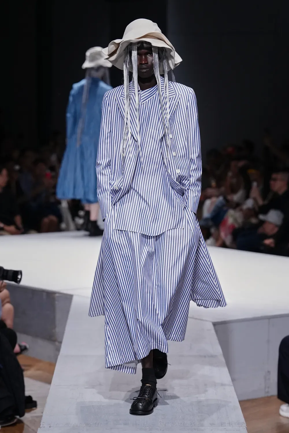 コムデギャルソンオムプリュス 2027年春夏 LOOK 6
