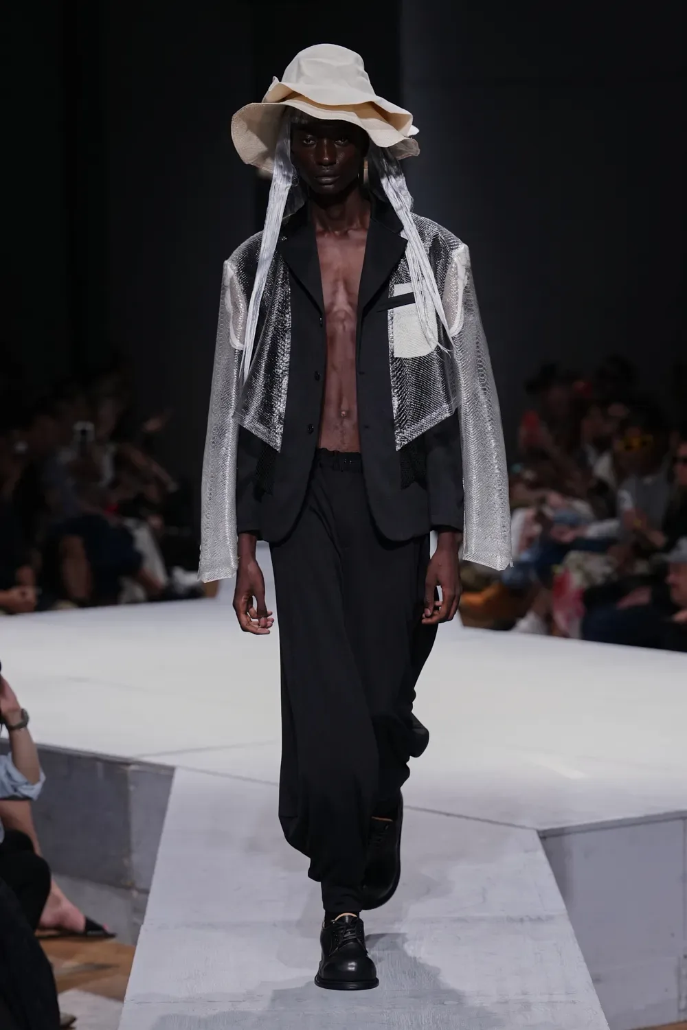 コムデギャルソンオムプリュス 2027年春夏 LOOK 31