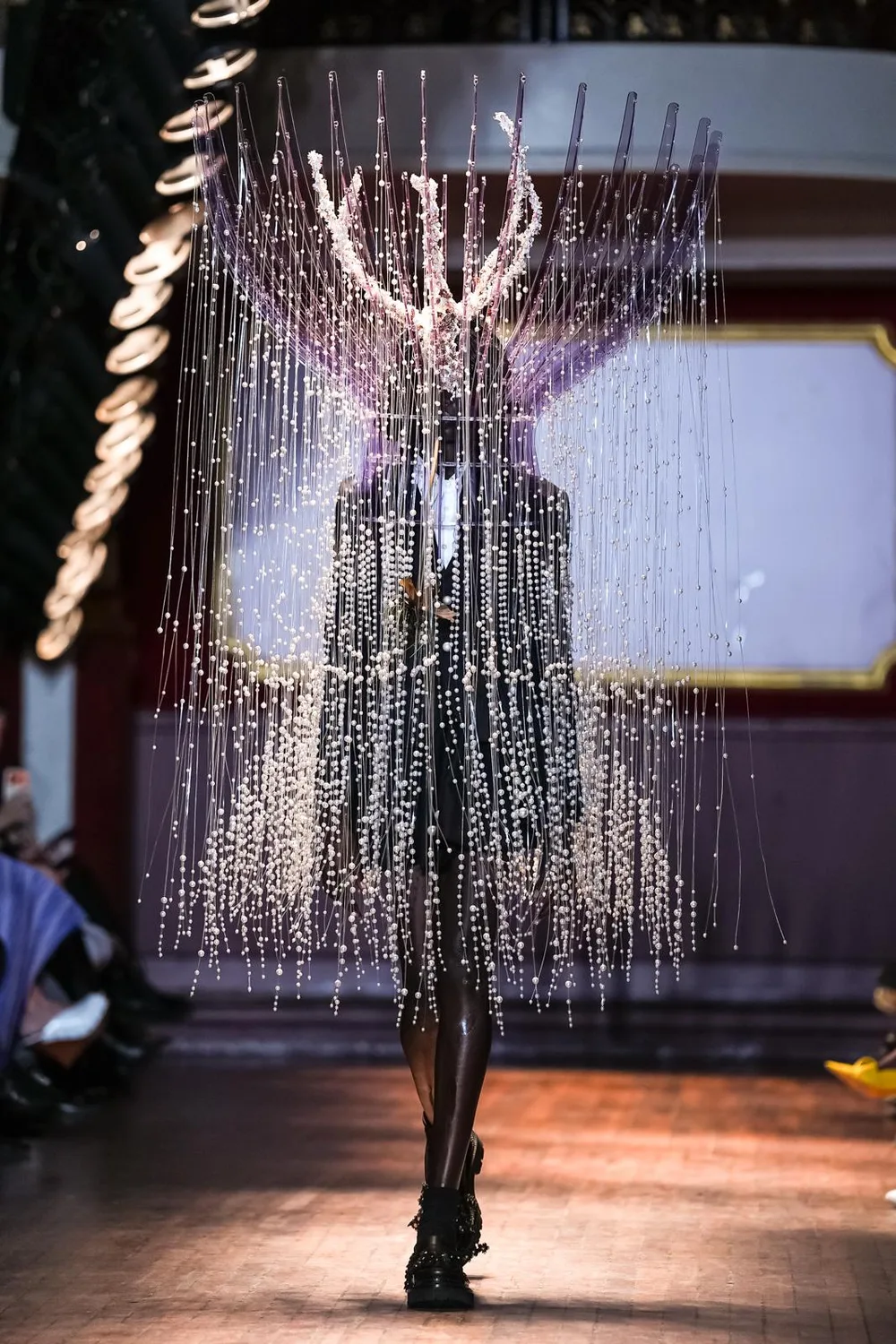 noir kei ninomiya 2027年春夏コレクション LOOK 1