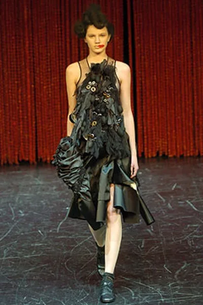 コムデギャルソン 2004秋冬 LOOK 30