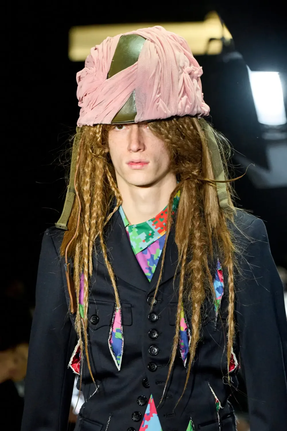 コムデギャルソンオムプリュス 2025年秋冬 LOOK 13 / VIEW 2