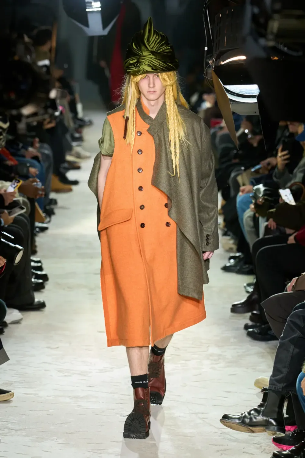 コムデギャルソンオムプリュス 2025年秋冬 LOOK 34