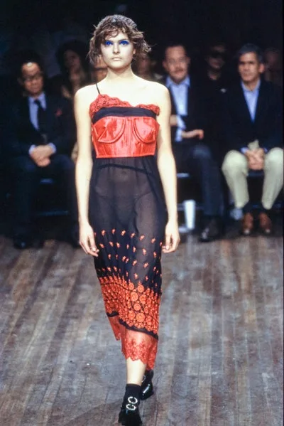 コムデギャルソン 2001秋冬 LOOK 12