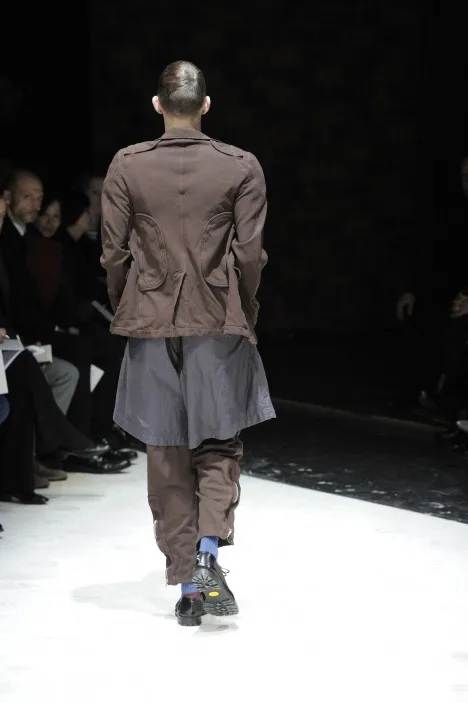 コムデギャルソンオムプリュス 2010秋冬 LOOK 14 / VIEW 3