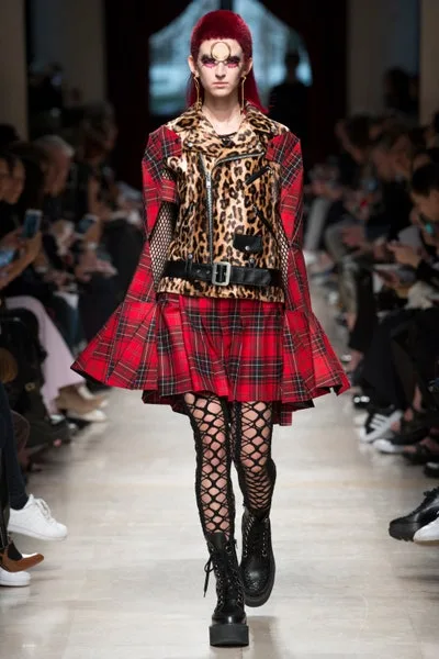 JUNYA WATANABE 2017 AWの同シーズン掲載写真。