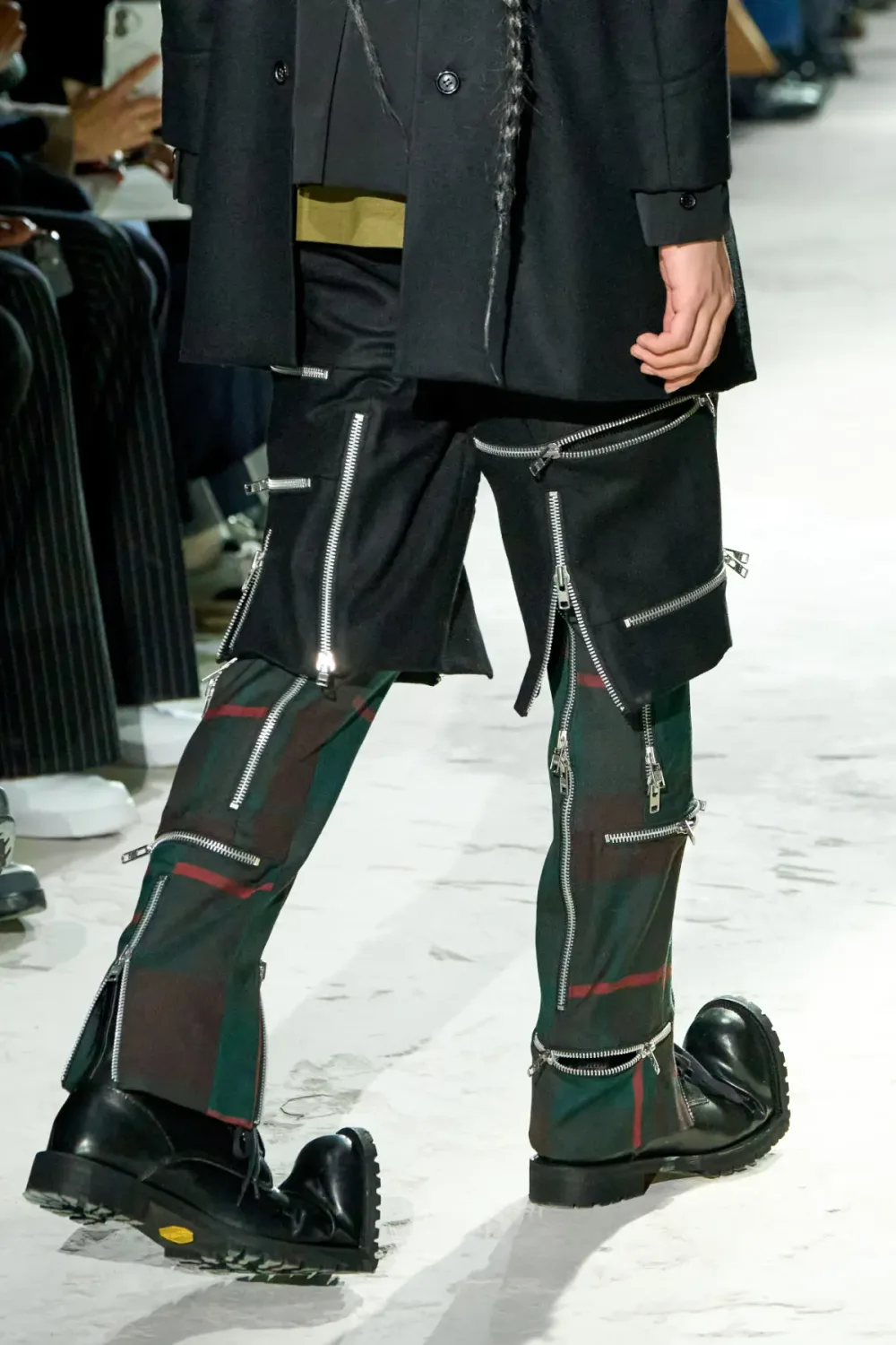 コムデギャルソンオムプリュス 2025年秋冬 LOOK 29 / VIEW 5