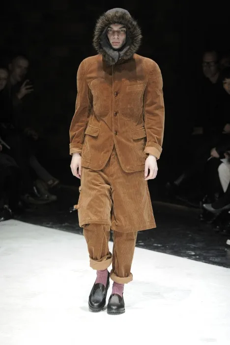 コムデギャルソンオムプリュス 2010秋冬 LOOK 3