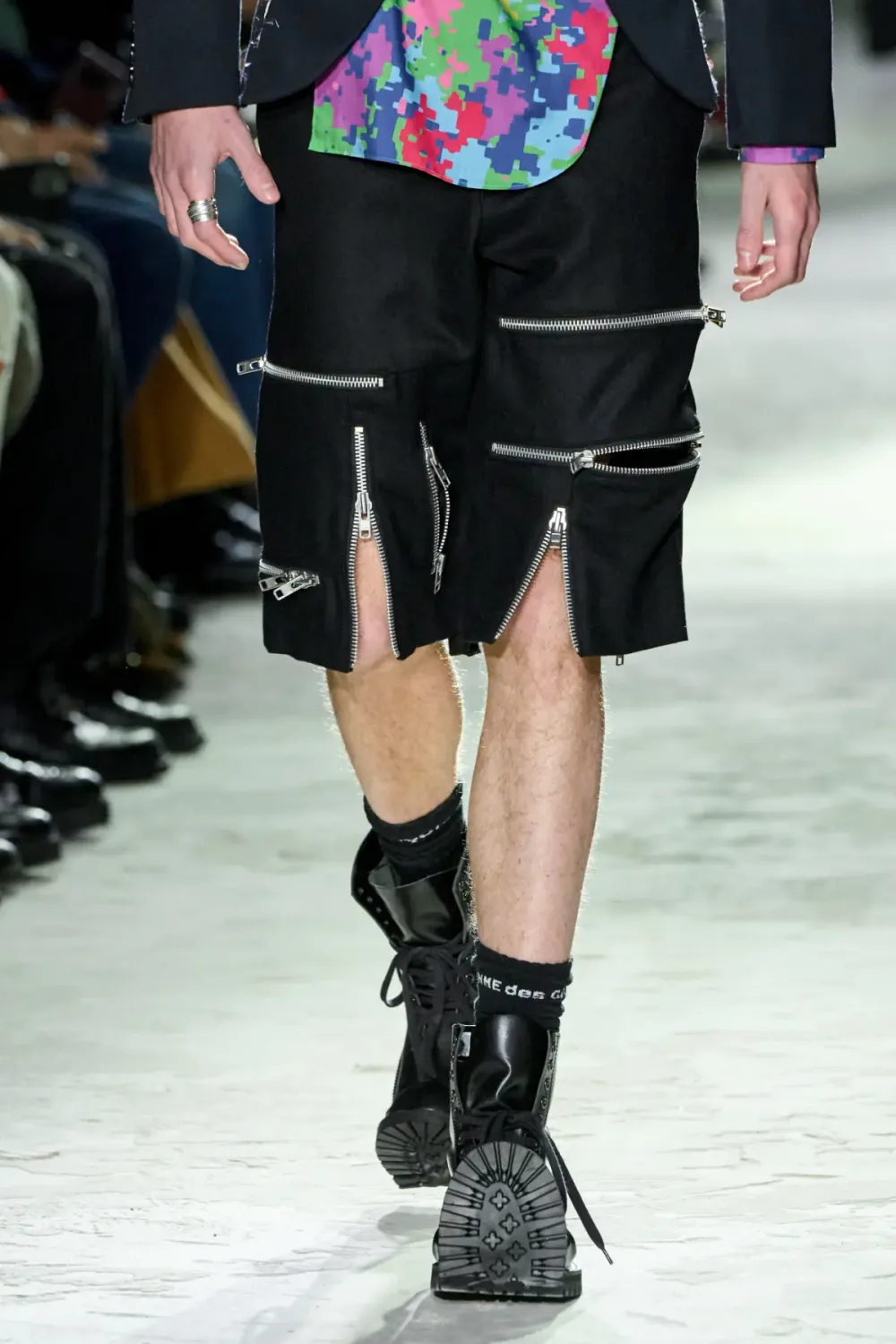 コムデギャルソンオムプリュス 2025年秋冬 LOOK 13 / VIEW 4