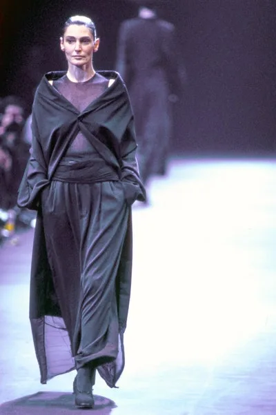 コムデギャルソン 1992秋冬 LOOK 9