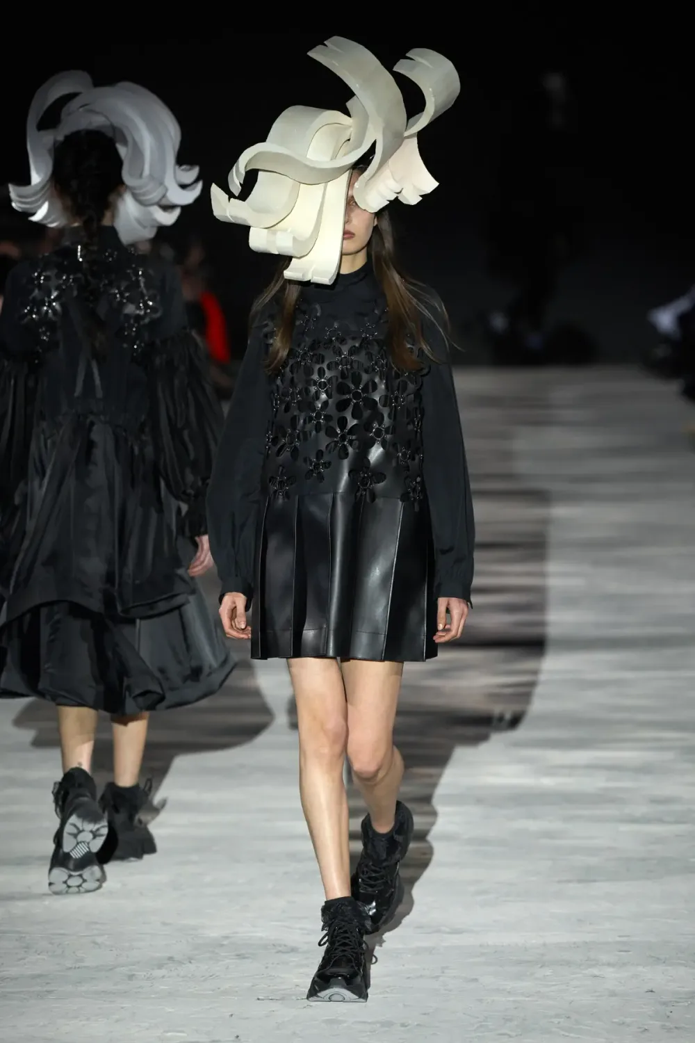 ノワールケイニノミヤ 2025年秋冬 LOOK 16