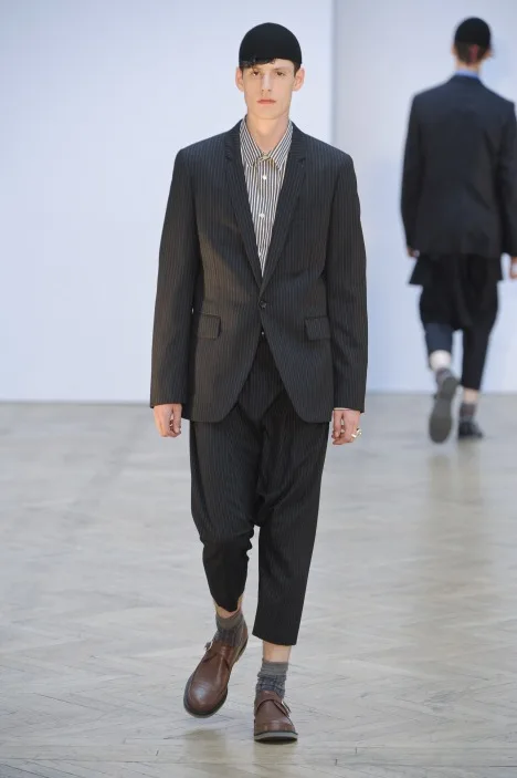 コムデギャルソンオムプリュス 2010春夏 LOOK 19