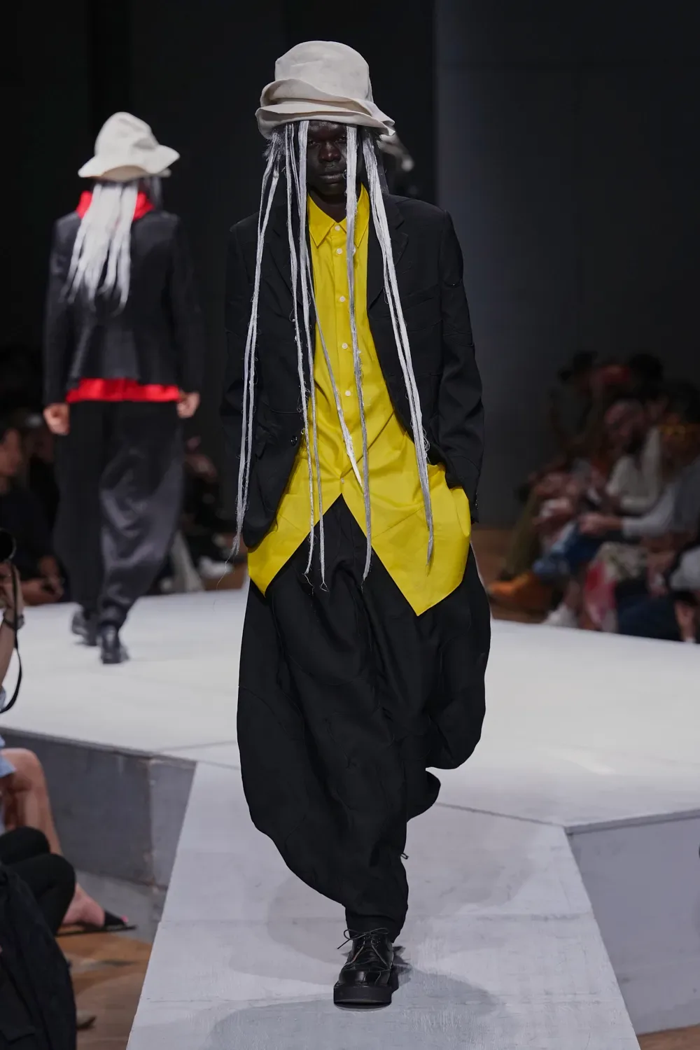 コムデギャルソンオムプリュス 2027年春夏 LOOK 27