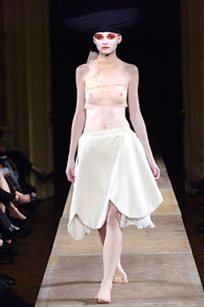 コムデギャルソン 2004春夏 LOOK 10