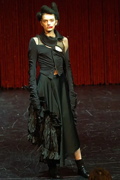 コムデギャルソン 2004秋冬 LOOK 26