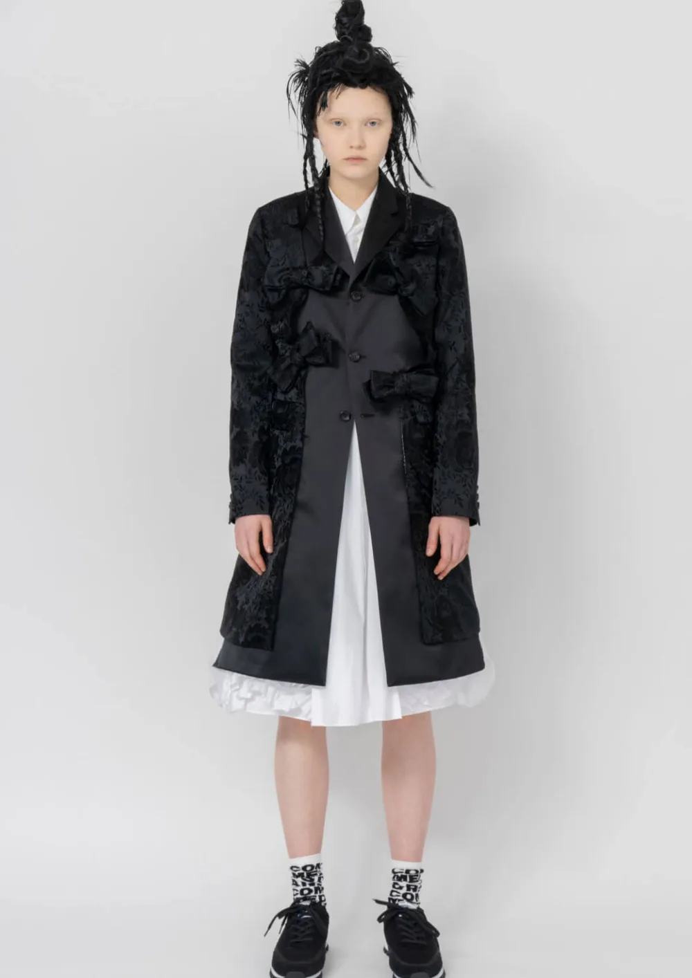 COMME des GARÇONS 2 2021 AWの同シーズン掲載写真。