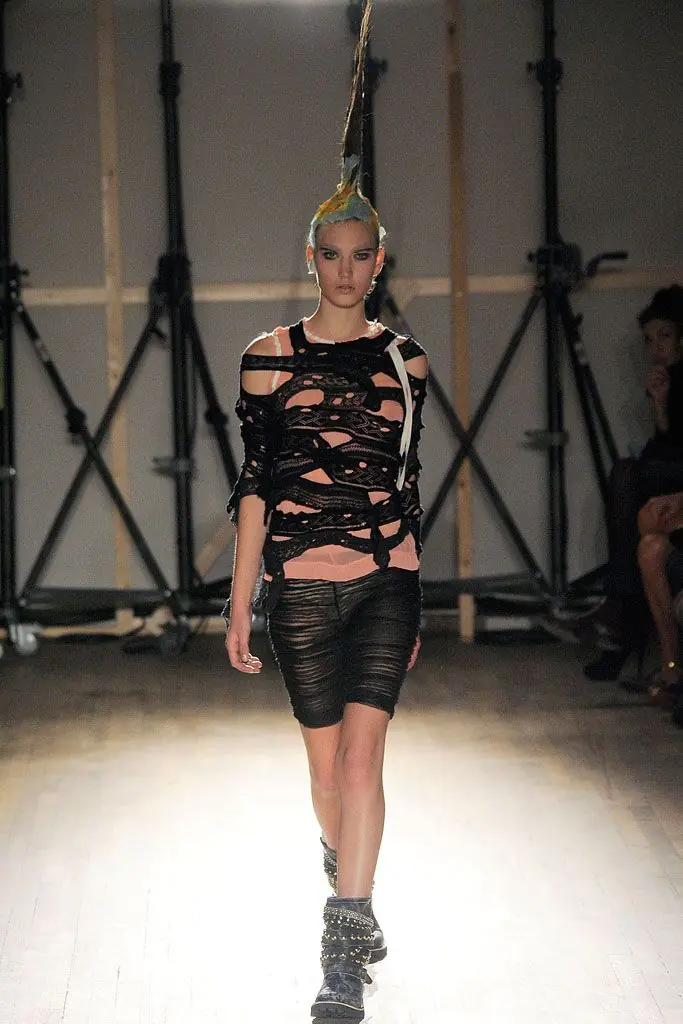 タオ 2010年春夏 LOOK 18