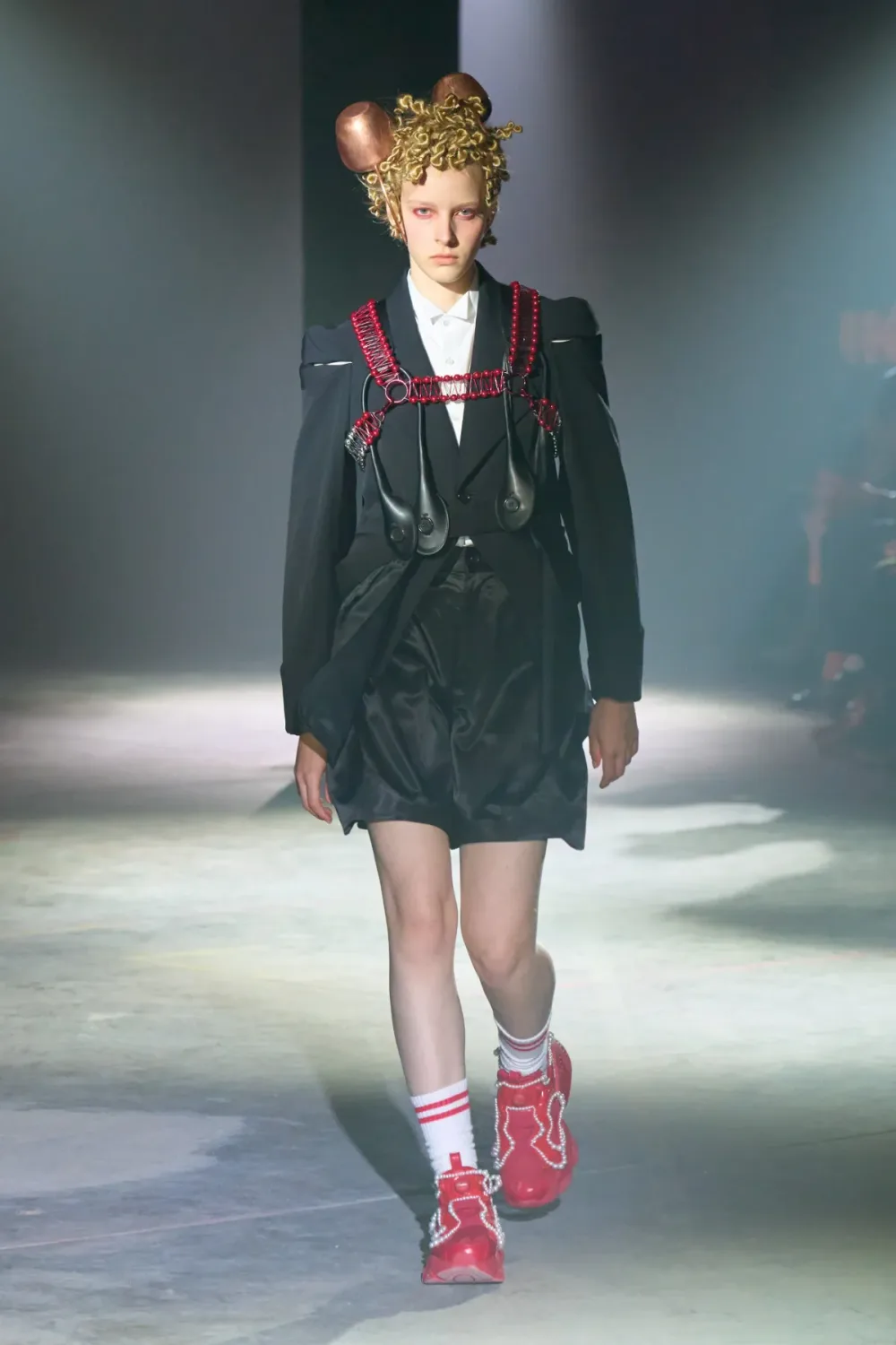 ノワールケイニノミヤ 2025年春夏 LOOK 19