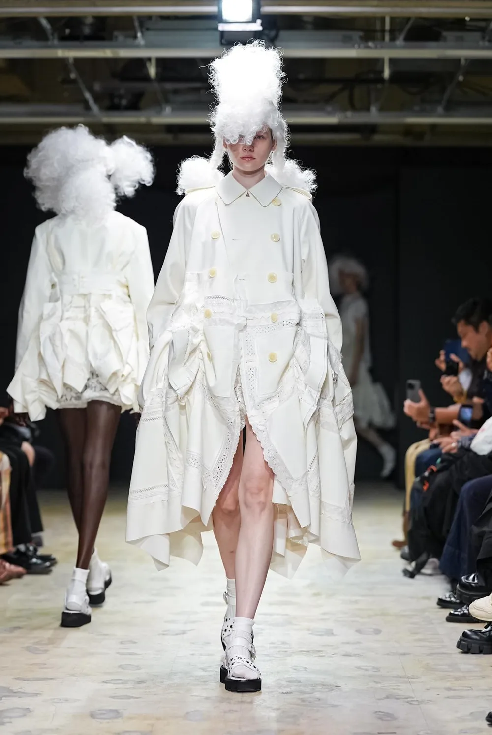 タオ 2027年春夏 LOOK 2