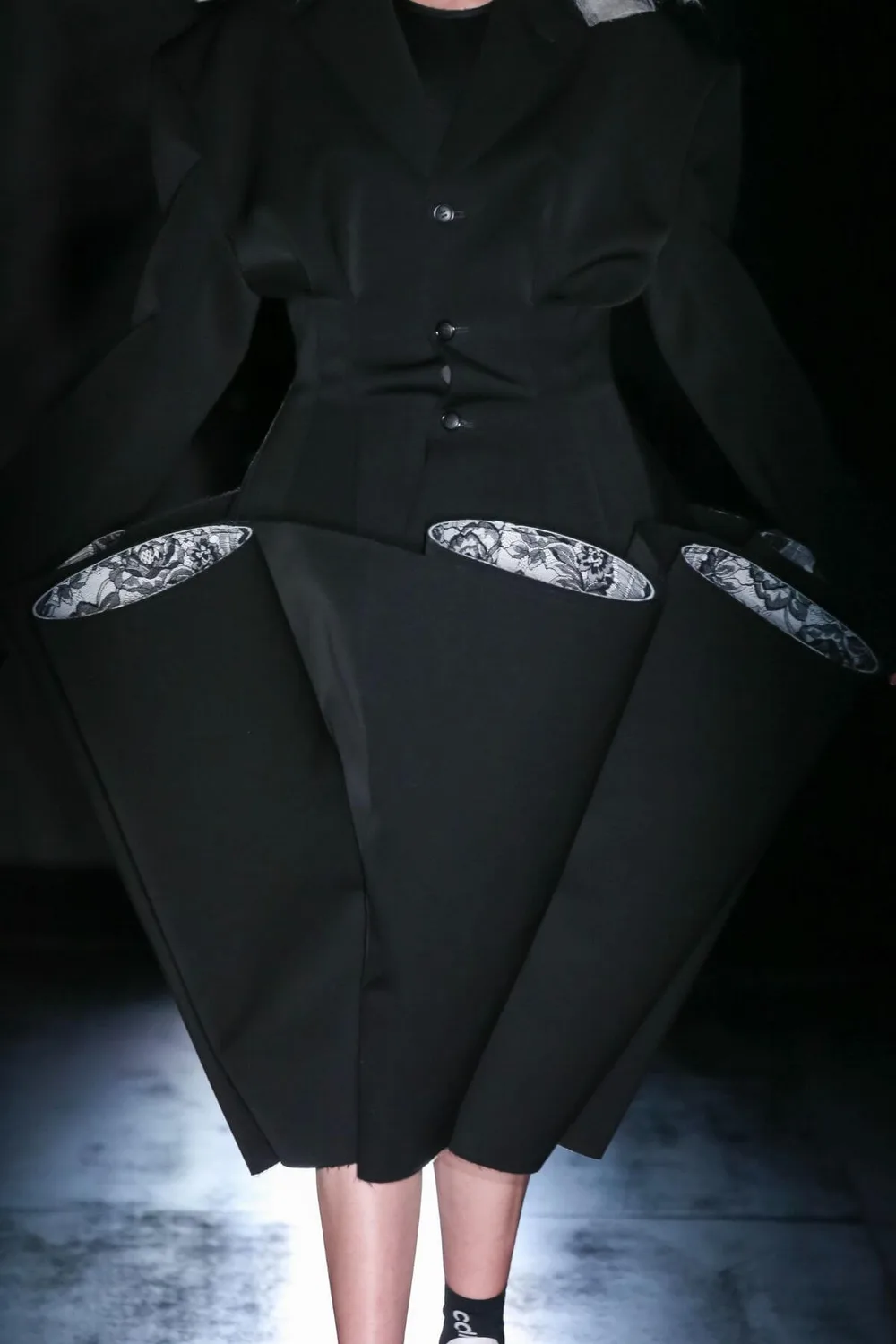コムデギャルソン 2022年秋冬 LOOK 13 / VIEW 2