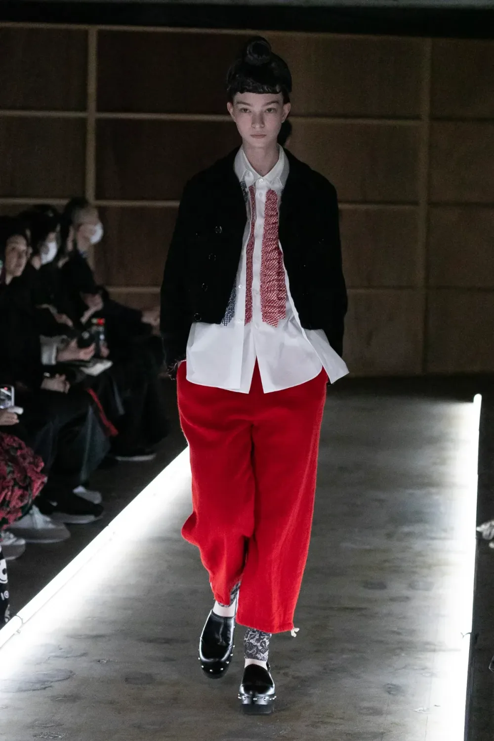 タオ 2023年秋冬 LOOK 28