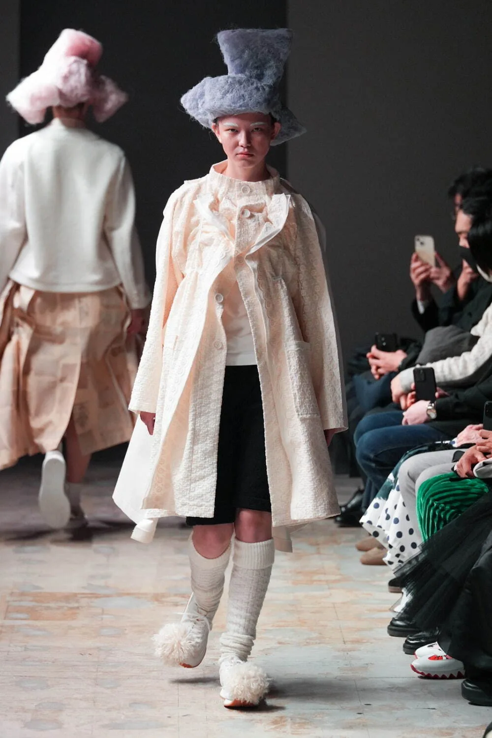 タオ 2024年秋冬 LOOK 17