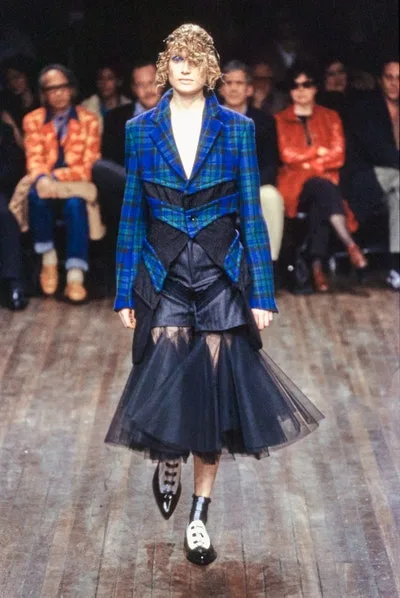 コムデギャルソン 2001秋冬 LOOK 37