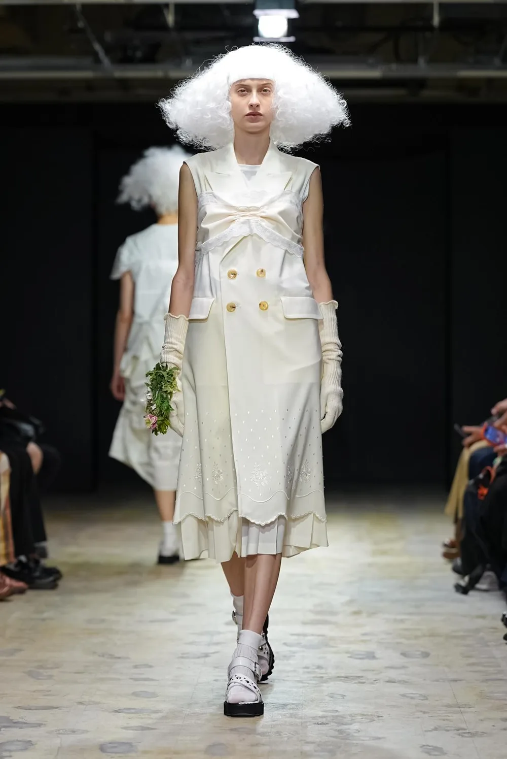 タオ 2027年春夏 LOOK 8