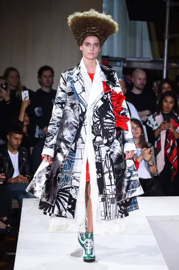 コムデギャルソン 2018春夏 LOOK 10