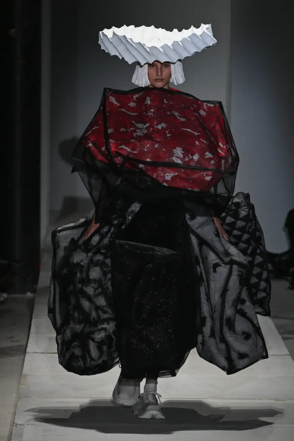 コムデギャルソン 2025年春夏 LOOK 13