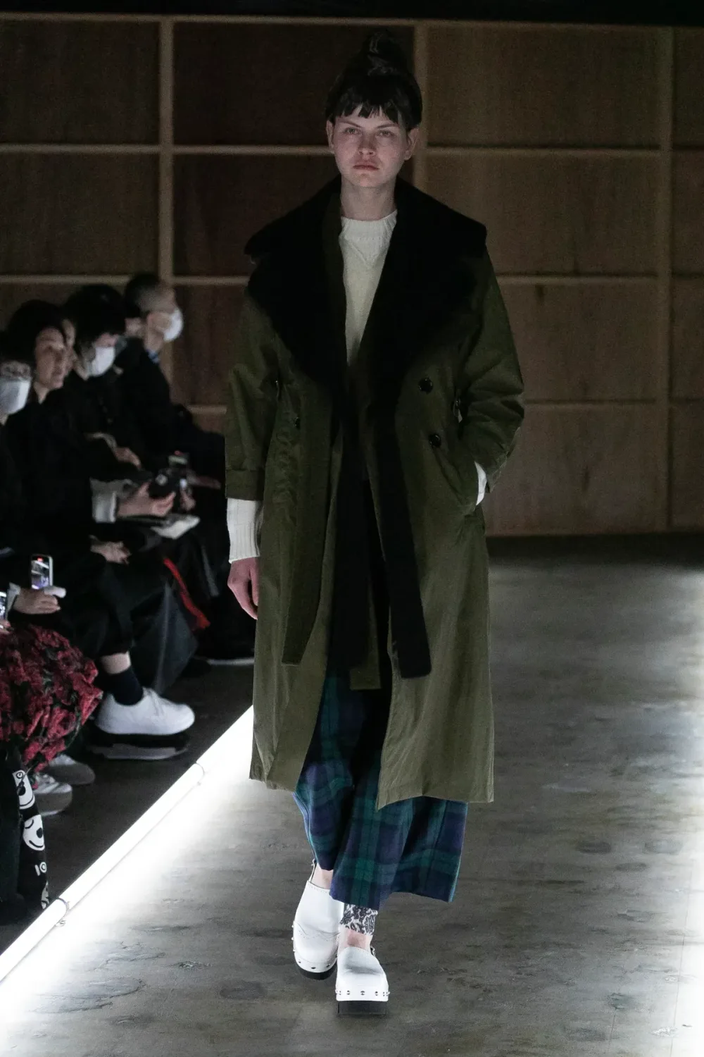 タオ 2023年秋冬 LOOK 22