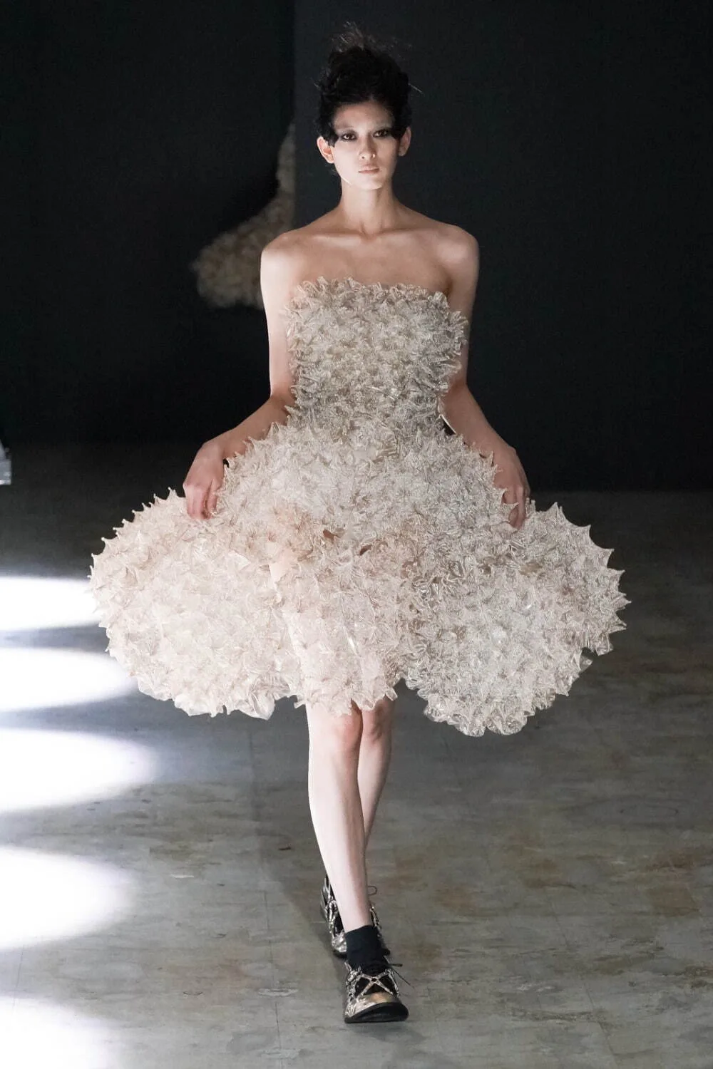 ノワールケイニノミヤ 2022年春夏 LOOK 2