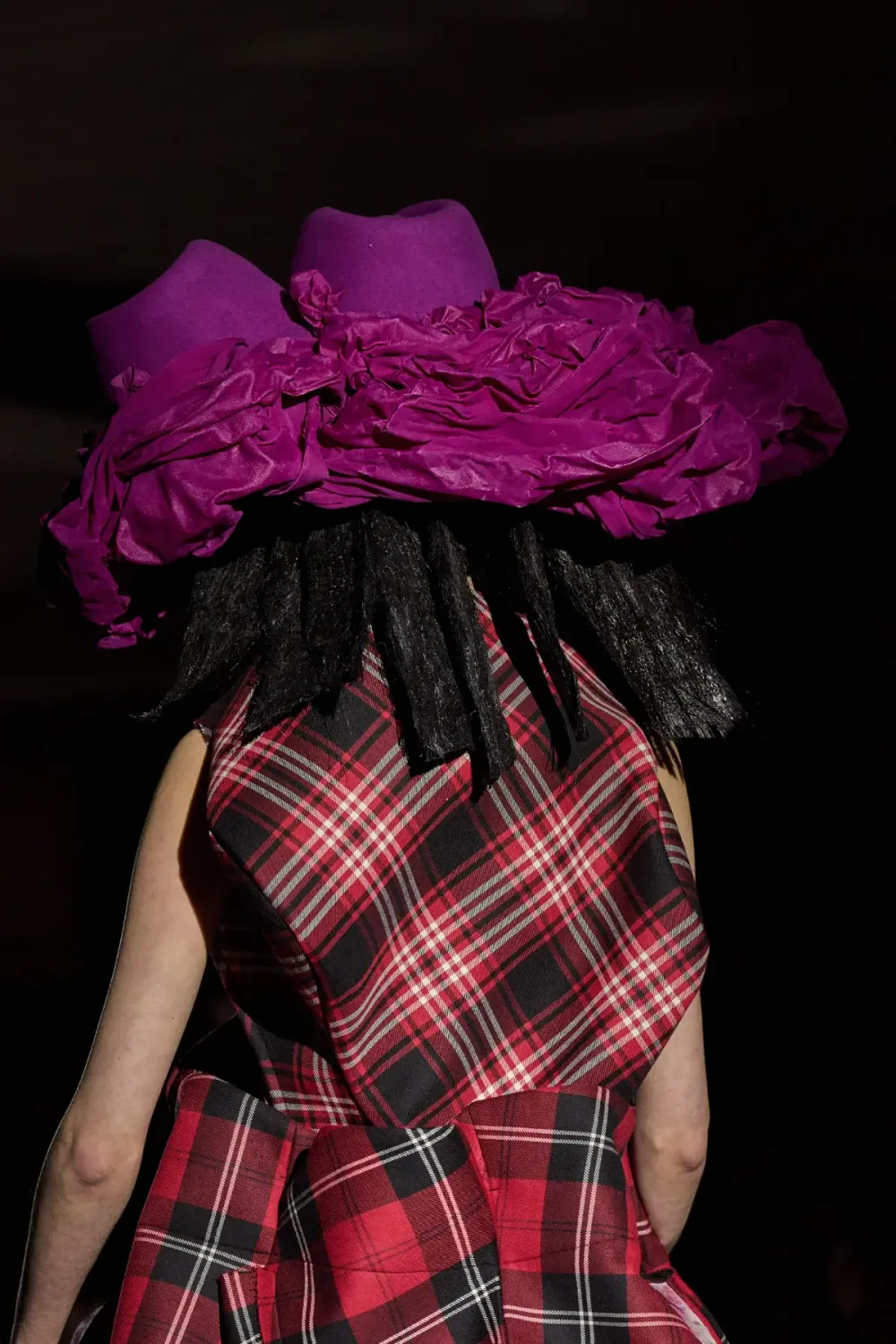 コムデギャルソン 2025年秋冬 LOOK 11 / VIEW 5