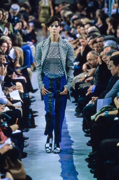 コムデギャルソン 2001春夏 LOOK 33