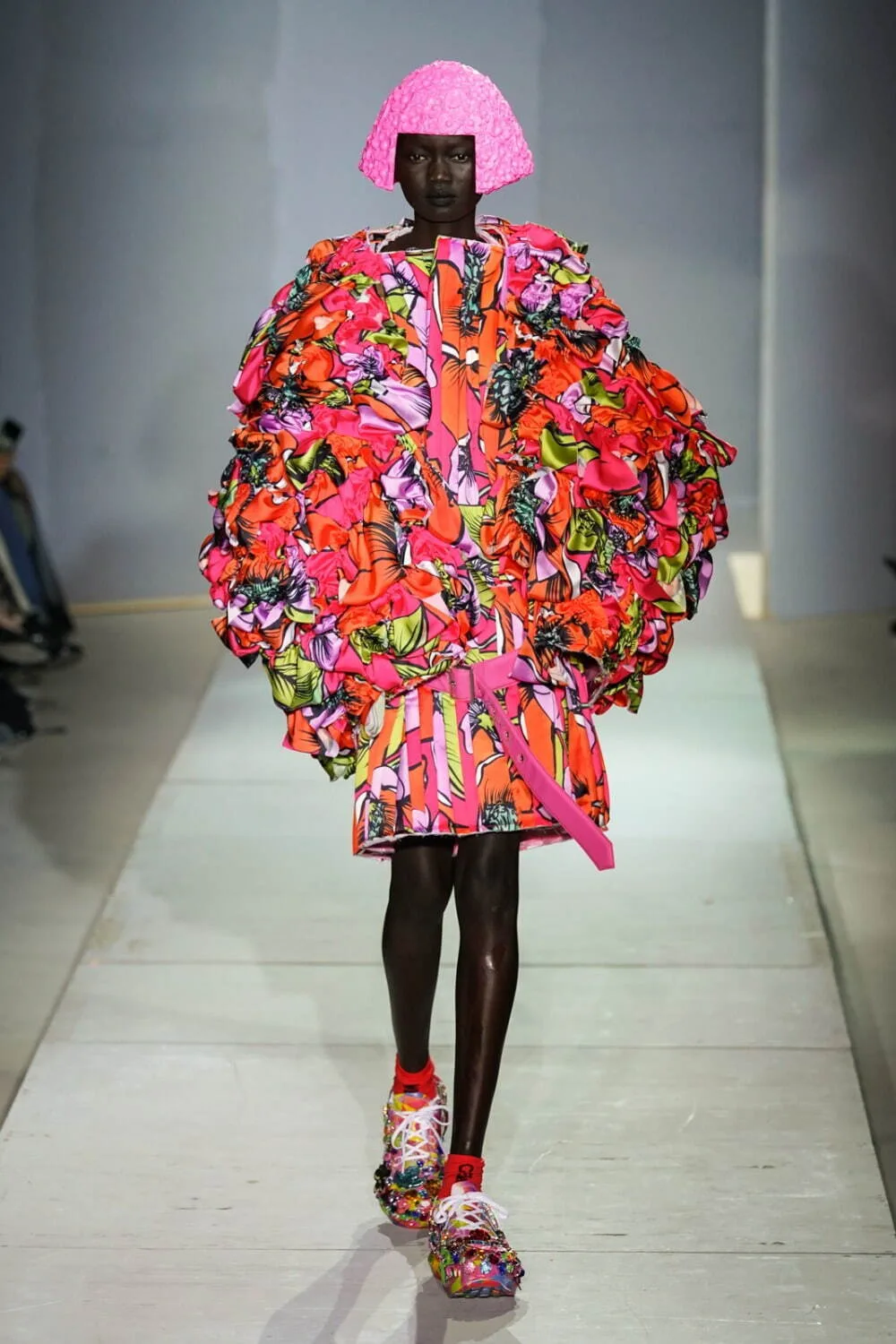 COMME des GARÇONS 2024年春夏コレクション LOOK 1