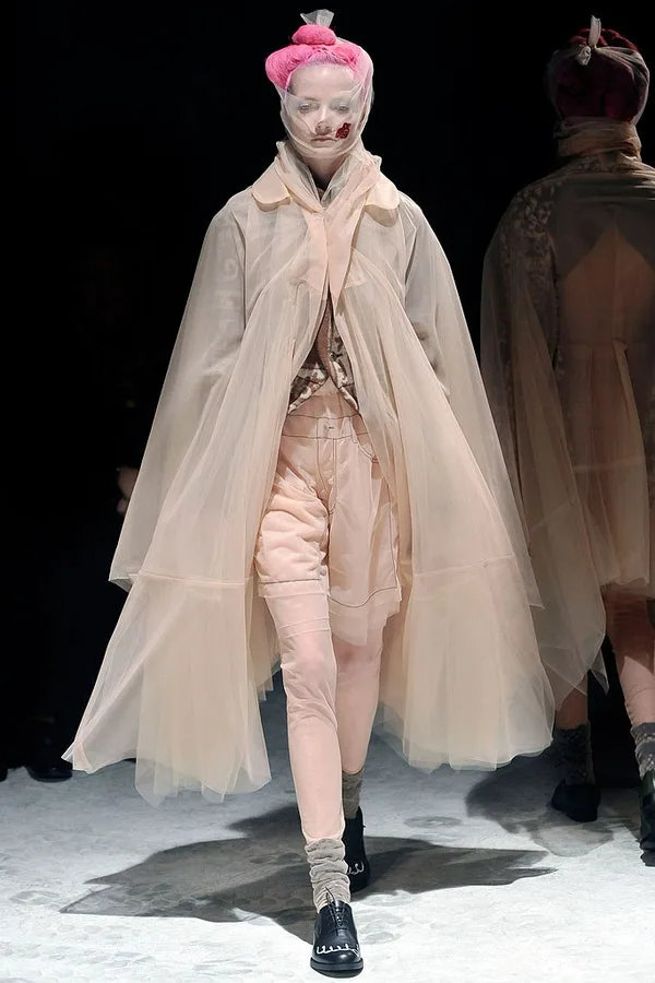 コムデギャルソン 2009秋冬 LOOK 3