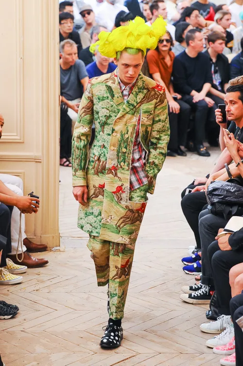 COMME des GARÇONS HOMME PLUS 2016年春夏コレクション LOOK 1