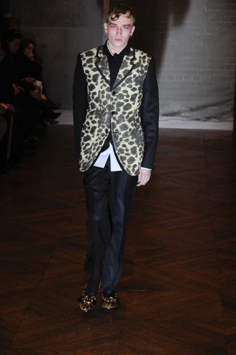 コムデギャルソンオムプリュス 2009秋冬 LOOK 38