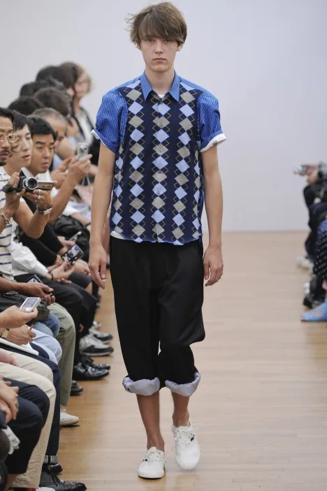 コムデギャルソンシャツ 2010春夏 LOOK 3