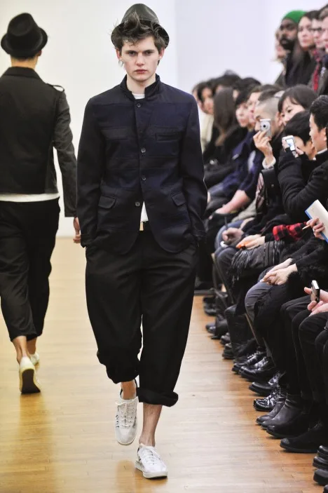コムデギャルソンシャツ 2011秋冬 LOOK 8