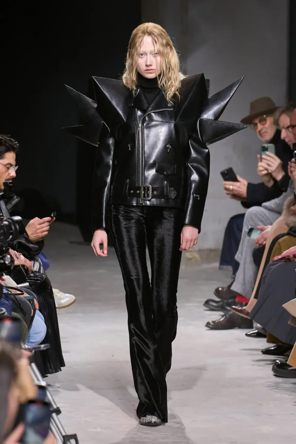ジュンヤワタナベ 2025年秋冬 LOOK 5
