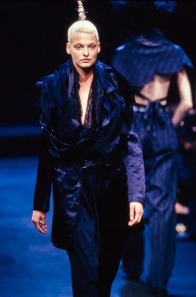 コムデギャルソン 1995秋冬 LOOK 32