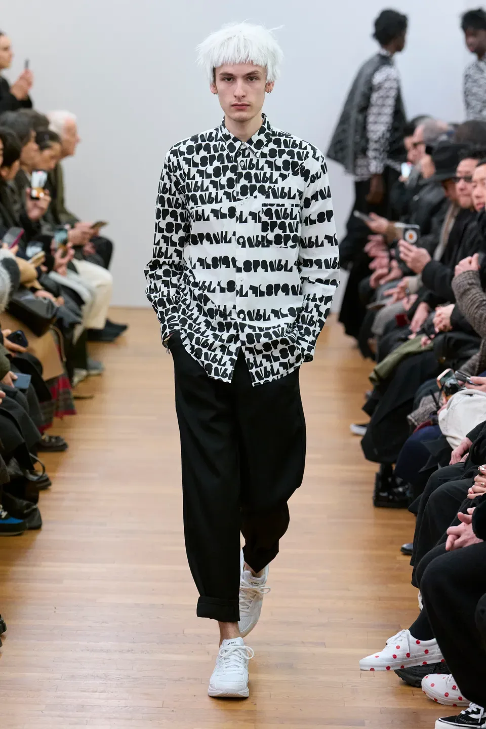 コムデギャルソンシャツ 2026年秋冬 LOOK 15