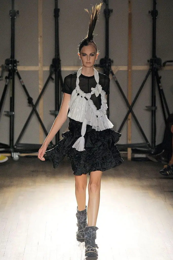 タオ 2010年春夏 LOOK 31