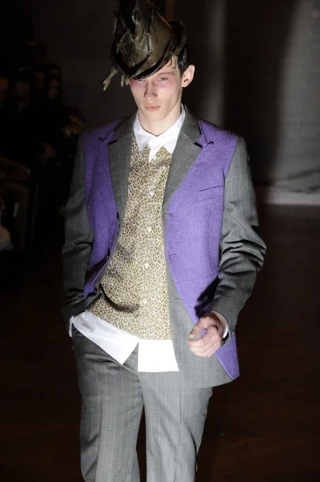 コムデギャルソンオムプリュス 2009秋冬 LOOK 3 / VIEW 2